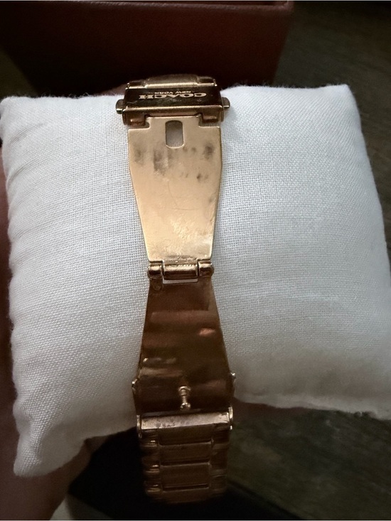 Coach Rose Gold Signature C Women’s Watch with Box – Needs Battery main image 11